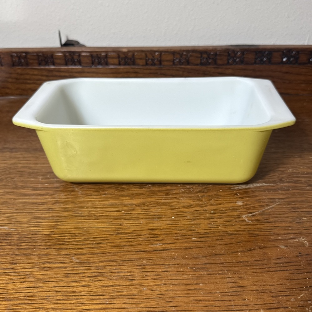 Vintage Pyrex #913 Loaf Bread Cake Ovenware Pan Dish Lemon Yellow White